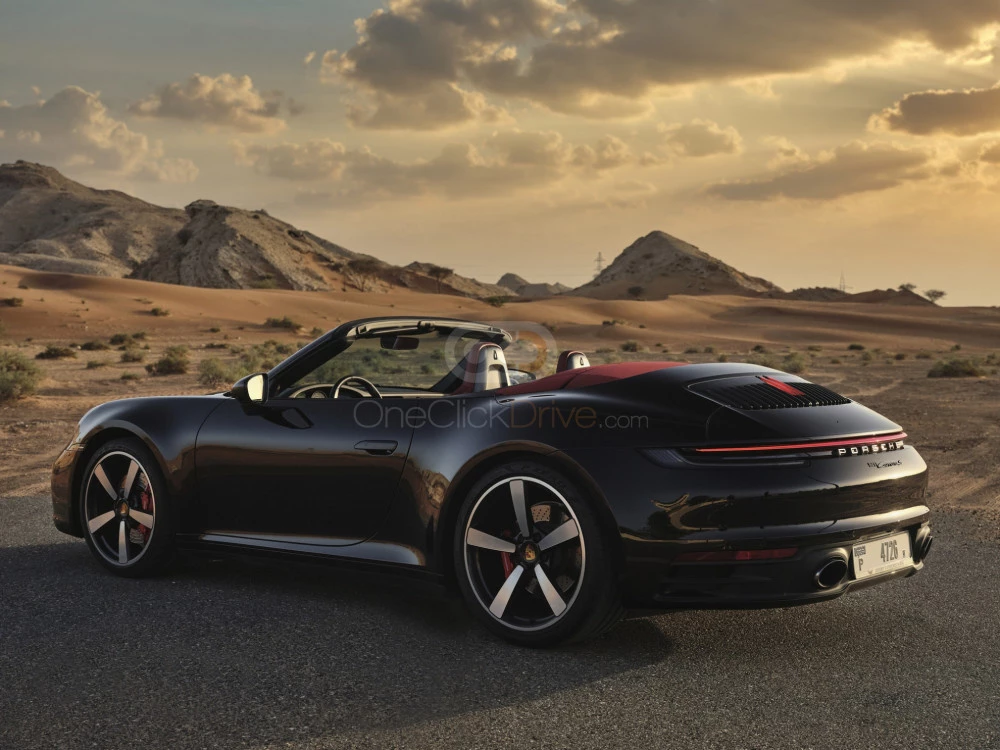 Black Porsche 911 Carrera S Spyder 2021 for rent in Abu Dhabi 6